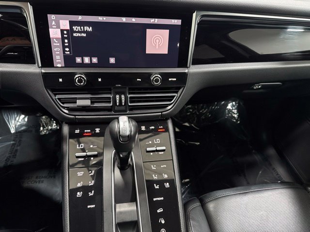 Used 2024 Porsche Macan w/ Premium Plus Package AWD/4WD image 19