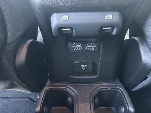 Used 2024 Jeep Wrangler Unlimited Rubicon AWD/4WD image 13
