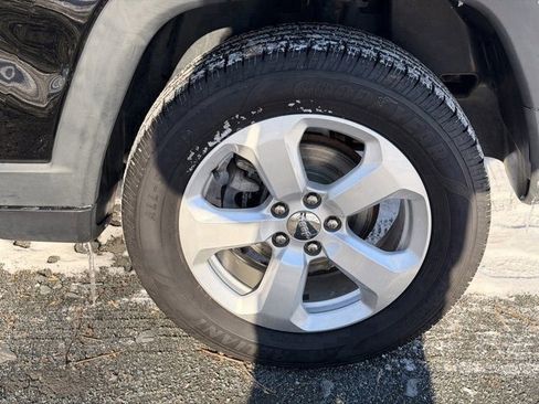 Used 2019 Jeep Compass Latitude w/ Popular Equipment Group image 7