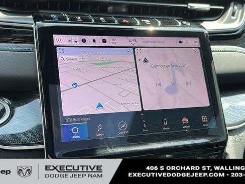Used 2023 Jeep Grand Cherokee Trailhawk w/ Luxury Tech Group III AWD/4WD image 18