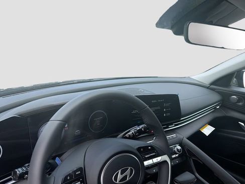 New 2026 Hyundai Elantra Limited FWD image 9
