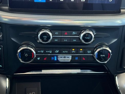 Used 2025 Ford F150 Lariat AWD/4WD image 31