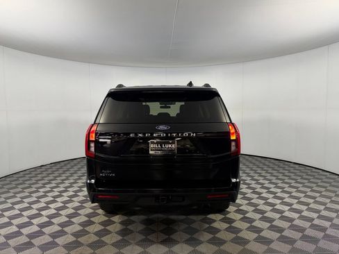 Used 2025 Ford Expedition Active AWD/4WD image 8