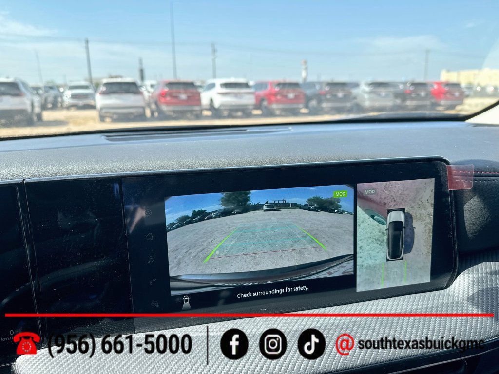 Used 2025 Nissan Kicks SR FWD image 17