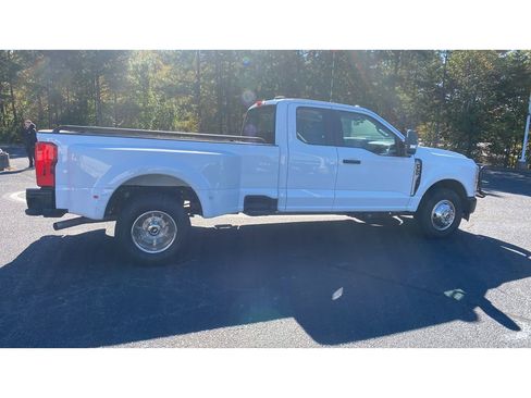 Used 2023 Ford F350 XL image 25