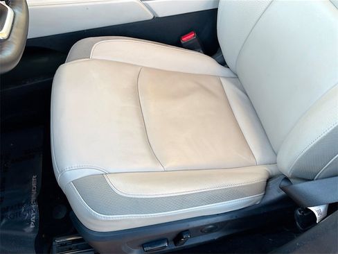 Used 2023 Nissan Pathfinder SL image 19