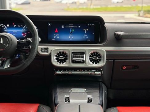 Used 2025 Mercedes-Benz G 63 AMG 4MATIC image 32