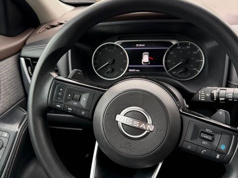 Used 2022 Nissan Rogue SV image 14