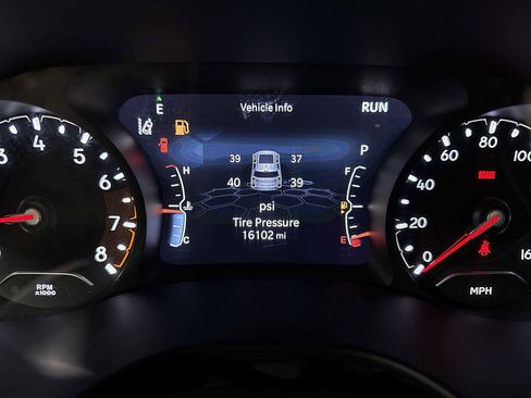 Used 2023 Jeep Compass Limited image 19