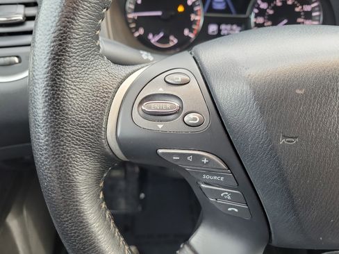 Used 2013 Nissan Pathfinder SV image 27