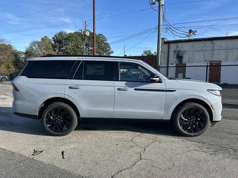 New 2025 Lincoln Navigator Reserve w/ Jet Appearance Package image 8