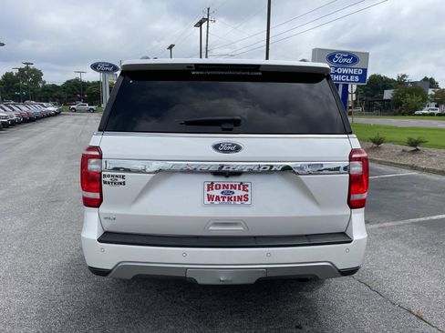 Used 2018 Ford Expedition XLT w/ Equipment Group 202A RWD image 5