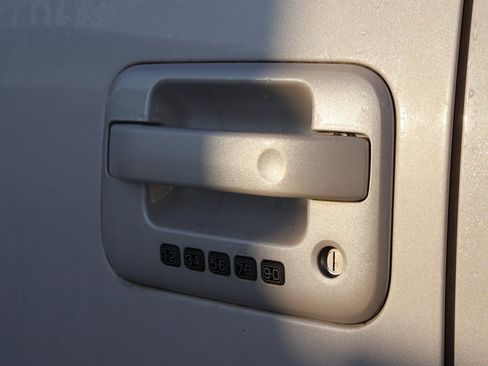 Used 2011 Ford F150 Lariat w/ Lariat Plus Pkg image 19