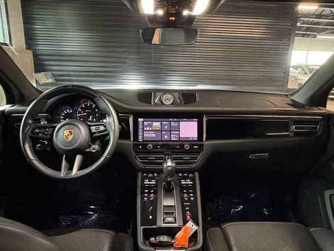 Used 2023 Porsche Macan AWD/4WD image 18