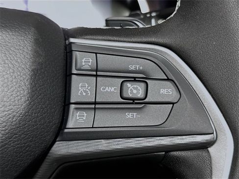 New 2025 Jeep Grand Cherokee Altitude image 29