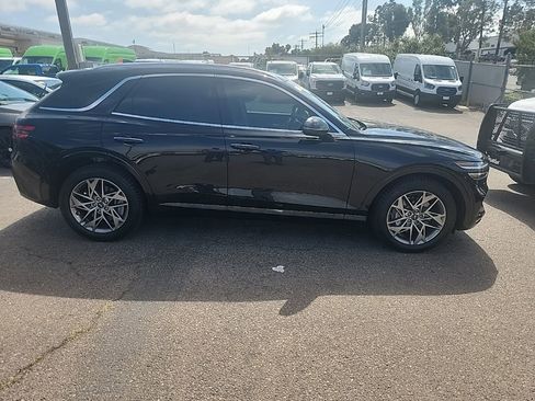 Used 2025 Genesis GV70 2.5T AWD/4WD image 17
