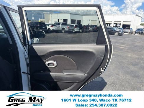 Used 2018 Kia Soul FWD image 27