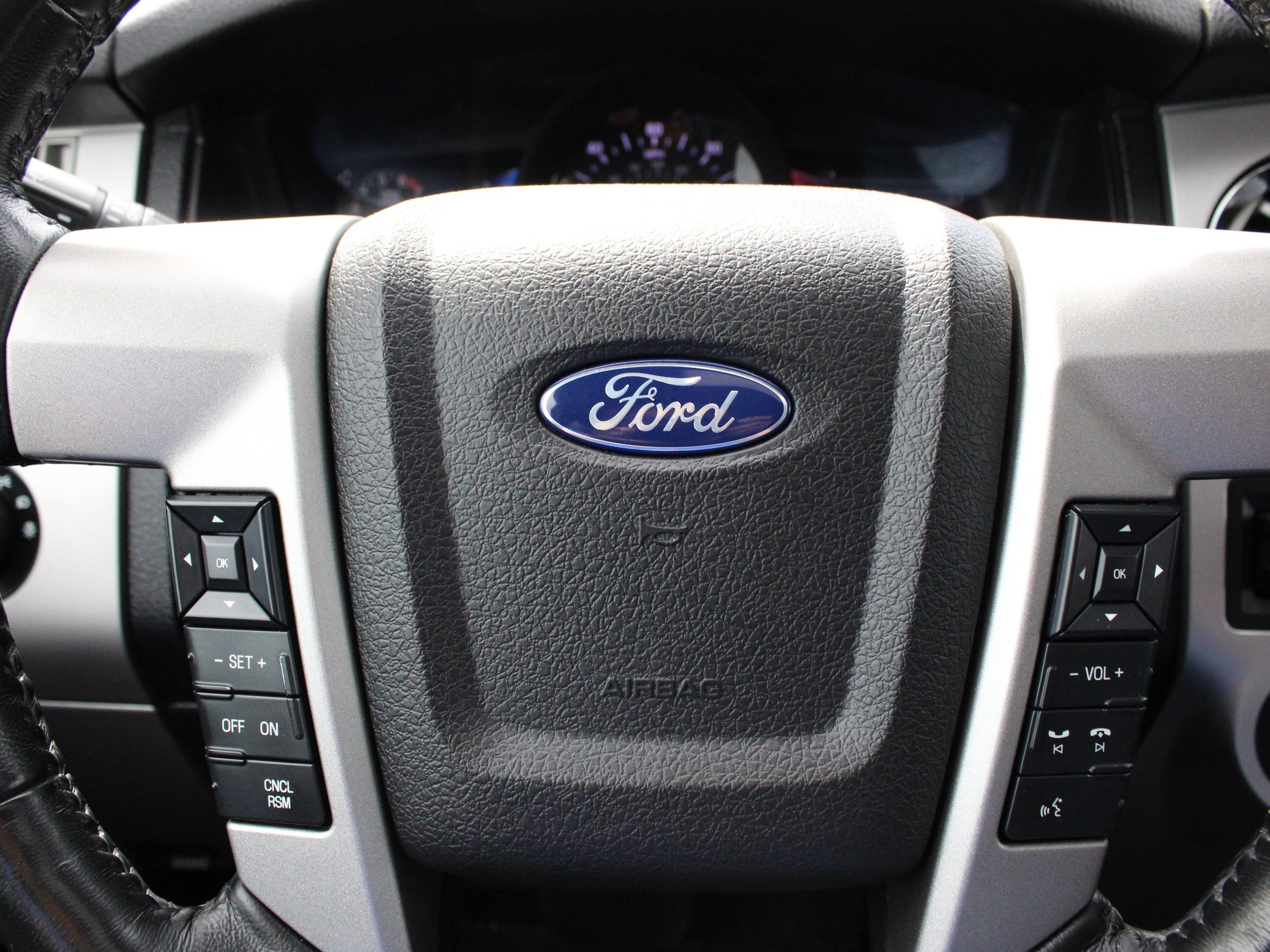 Used 2017 Ford Expedition Limited w/ Equipment Group 301A AWD/4WD image 17