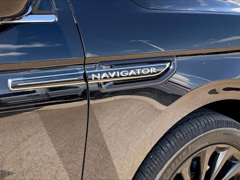 Used 2020 Lincoln Navigator Reserve w/ Equipment Group 208A Reserve AWD/4WD image 10