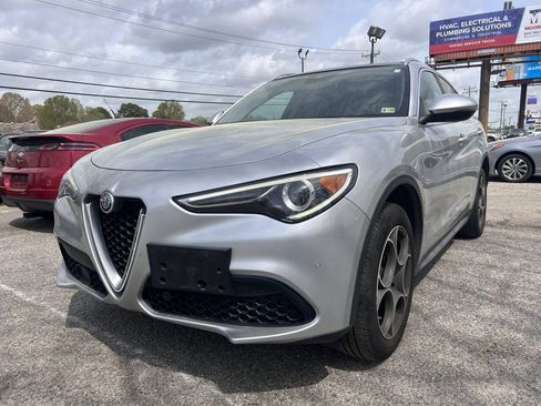 Used 2018 Alfa Romeo Stelvio Ti AWD/4WD image 2