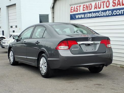 Used 2010 Honda Civic DX-VP image 3