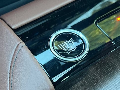 New 2026 Lincoln Navigator L Reserve AWD/4WD image 21