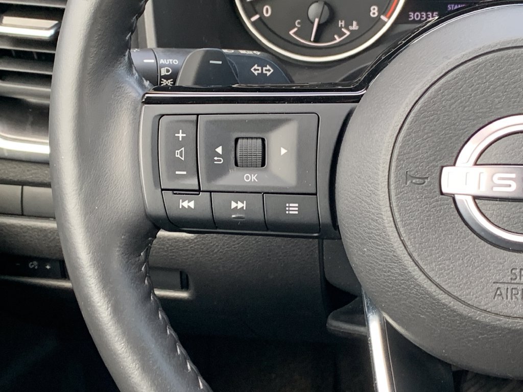Used 2023 Nissan Rogue SV w/ SV Premium B Package FWD image 13