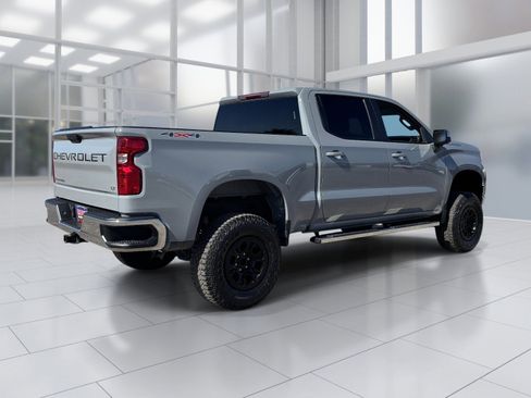 Used 2024 Chevrolet Silverado 1500 LT AWD/4WD image 6