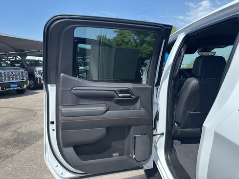 Used 2023 GMC Sierra 1500 AT4 w/ AT4 Premium Package AWD/4WD image 13