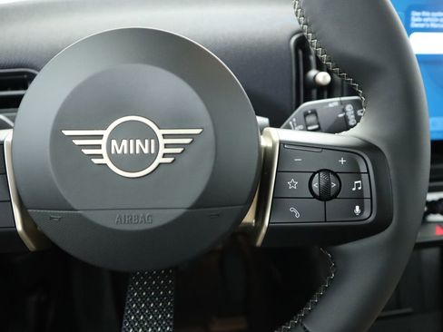 Certified 2025 MINI Cooper 2-Door Hardtop image 14