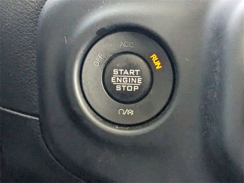 Used 2023 Jeep Wrangler Sport S image 9