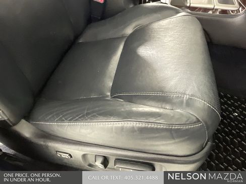 Used 2013 Lexus LX 570 4WD w/ Luxury Pkg image 27