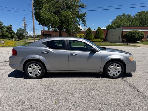 Used 2013 Dodge Avenger SE FWD image 4