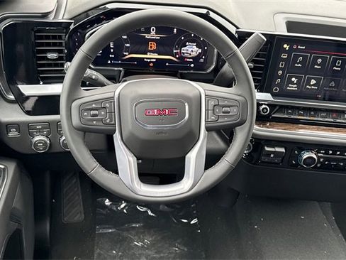 New 2026 GMC Sierra 1500 SLE image 16