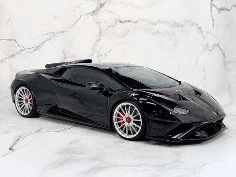 Used 2023 Lamborghini Huracan STO RWD image 26