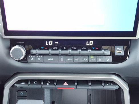 New 2026 Toyota Tundra Platinum AWD/4WD image 18