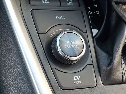 Certified 2020 Toyota RAV4 XSE image 24