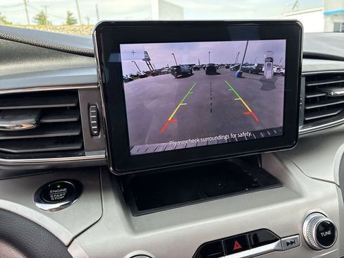 Used 2021 Ford Explorer XLT w/ Equipment Group 202A image 16