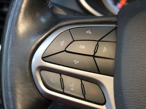 Used 2019 Jeep Cherokee Limited AWD/4WD image 21