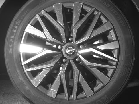 Used 2025 Nissan Altima 2.5 SV FWD image 13