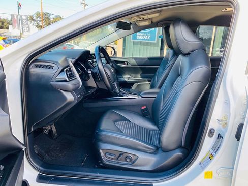 Used 2022 Toyota Camry SE FWD image 20