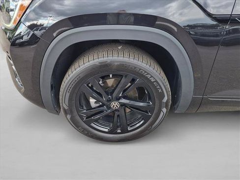 Used 2025 Volkswagen Atlas Cross Sport SEL R-Line AWD/4WD image 23