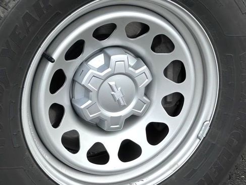 Used 2020 Chevrolet Silverado 1500 W/T RWD image 14