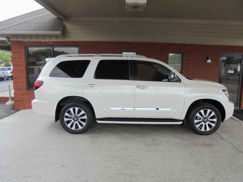 Used 2021 Toyota Sequoia Limited w/ Safety & Convenience Package RWD image 2