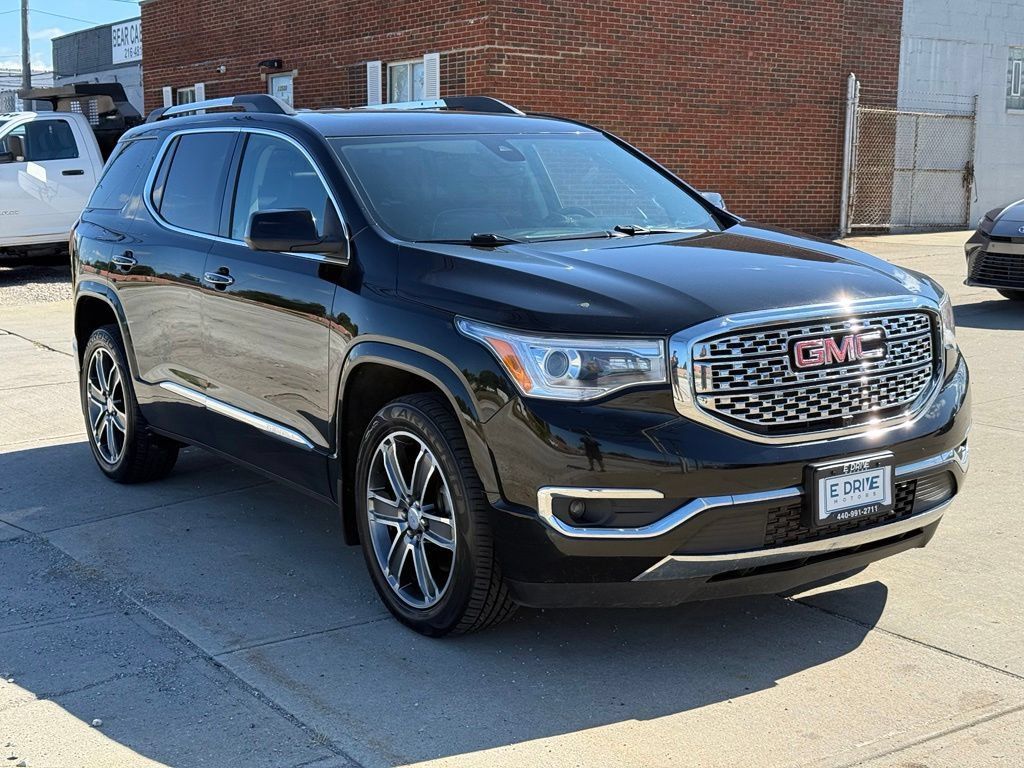 Used 2019 GMC Acadia Denali w/ Technology Package AWD/4WD image 4