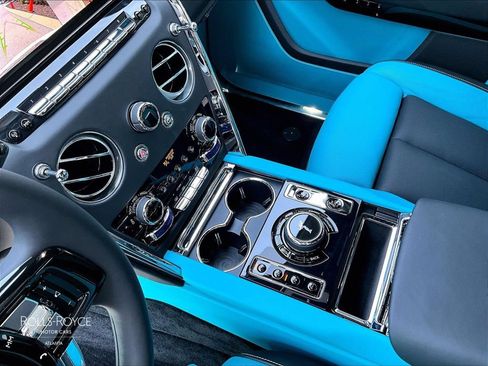 Certified 2025 Rolls-Royce Cullinan AWD/4WD image 15