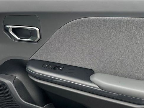 New 2025 Kia K4 EX image 18