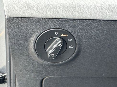 Used 2022 Volkswagen Taos SE image 29