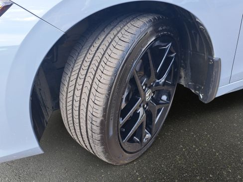 Used 2023 Honda Civic Sport image 29