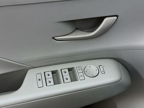 Used 2024 Hyundai Kona SEL FWD image 15